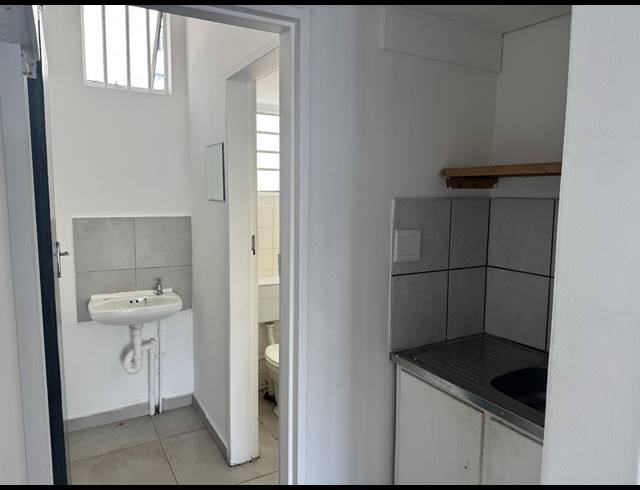 56M² RETAIL TO LET IN WYNBERG